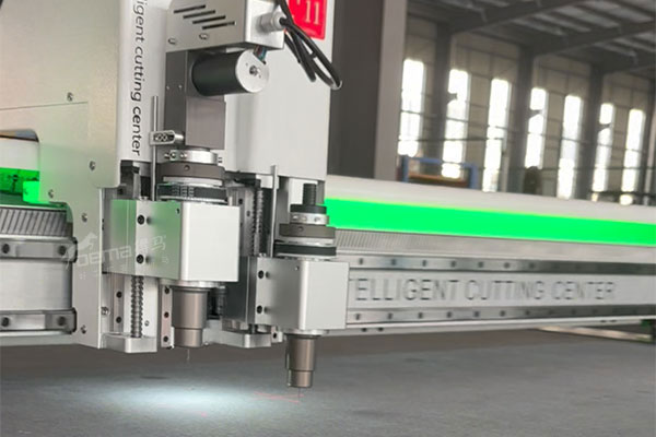 得馬F11高速裁切機