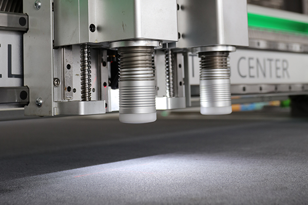 得馬高速裁切機(jī)F11