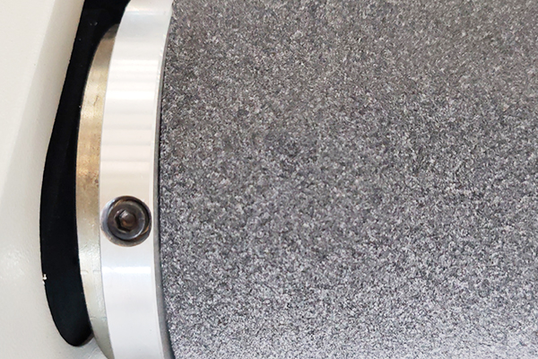 得馬F11高速裁切機(jī)滾動(dòng)臺(tái)面